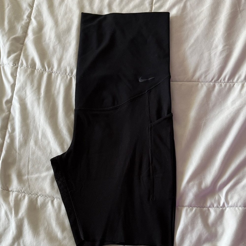 Nike Zenvy High-Waisted Black Biker Shorts maternity
